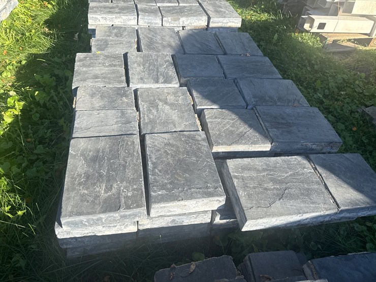 #3180-•-(4)-pallets-of-decorative-pavers-image-4