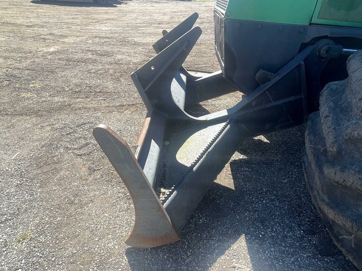 2000-john-deere-660-image-10