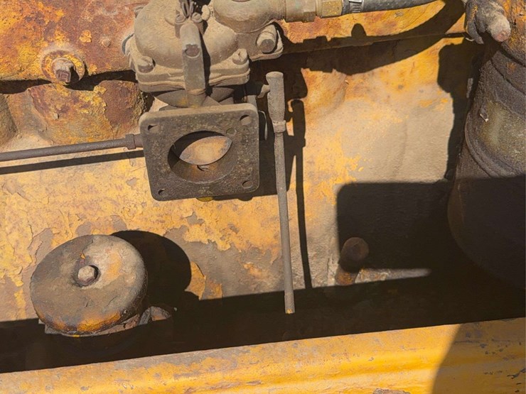 caterpillar-10-image-28