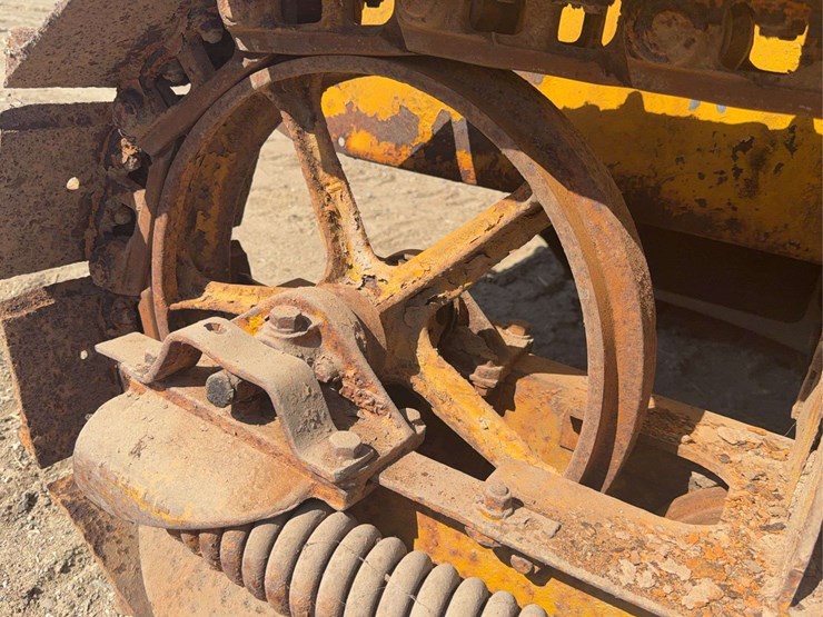 caterpillar-10-image-15