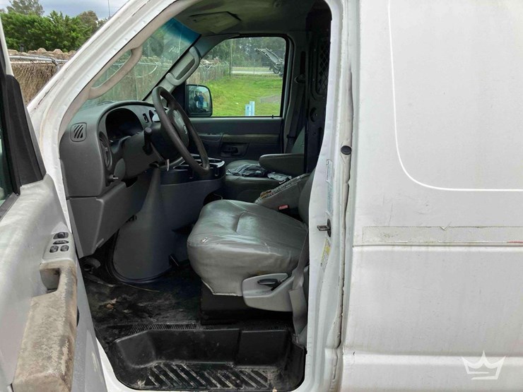 2008-ford-cargo-image-11