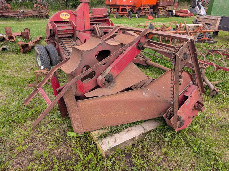 #4050-•-gehl-forage-harvester-image-3