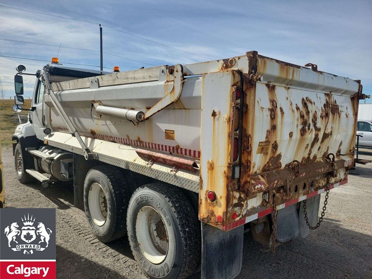 2016-freightliner-114sd-image-6
