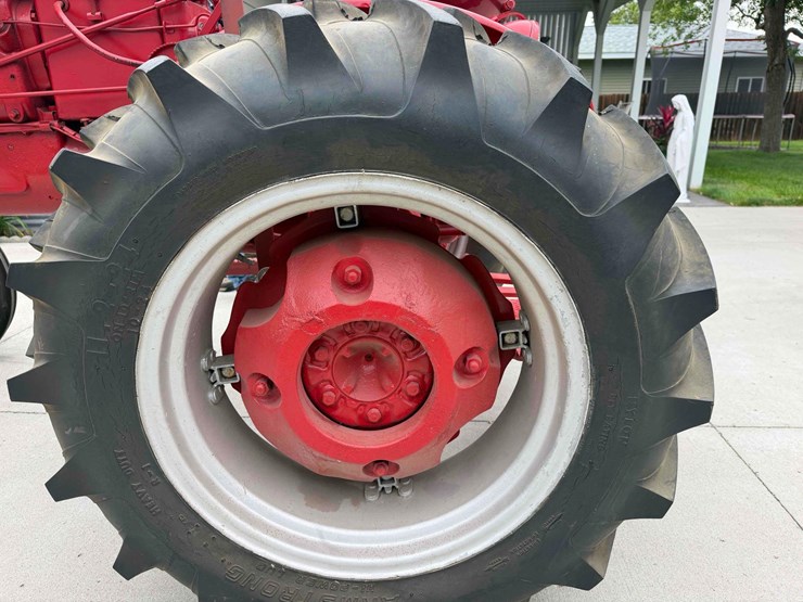 1948-ih-mccormick-farmall-super-a-tractor-image-19