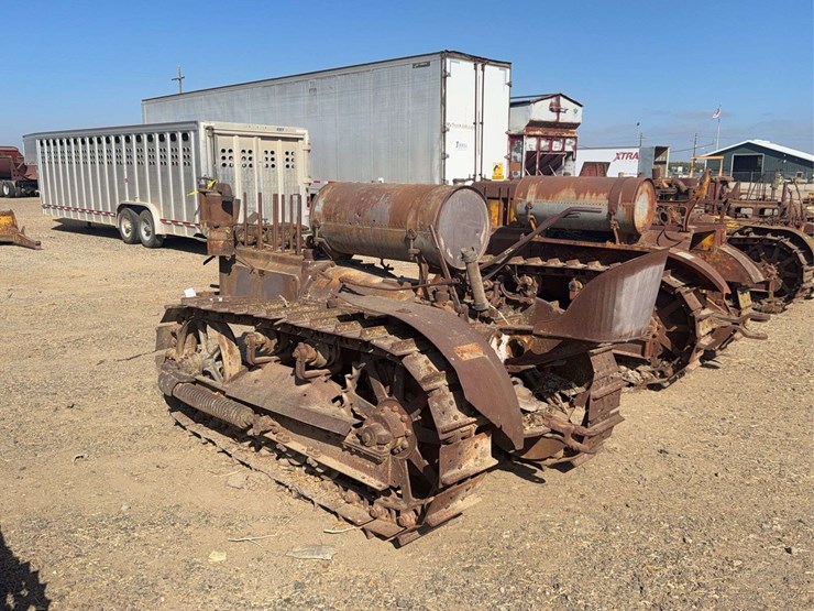 caterpillar-thirty-image-2