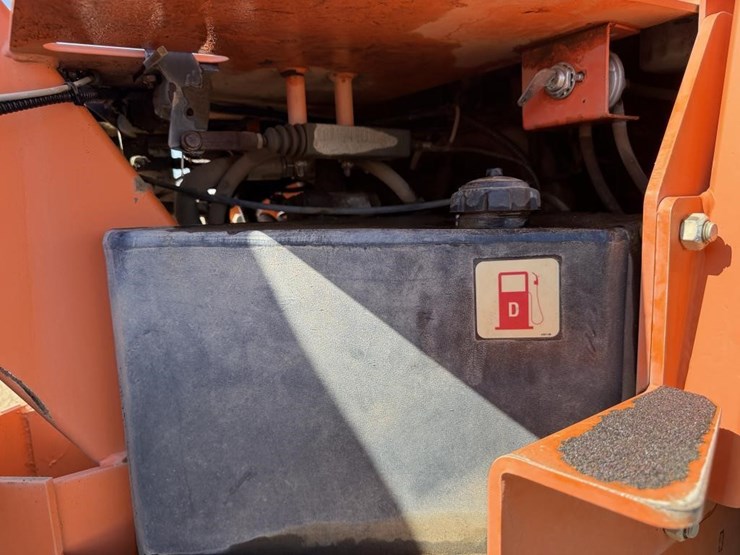 lay-mor-sm-300-3-wheel-broom-image-29