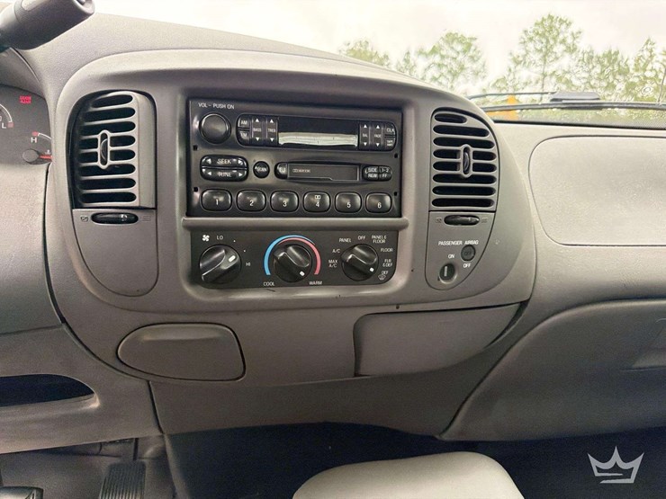 2003-ford-f150-image-13