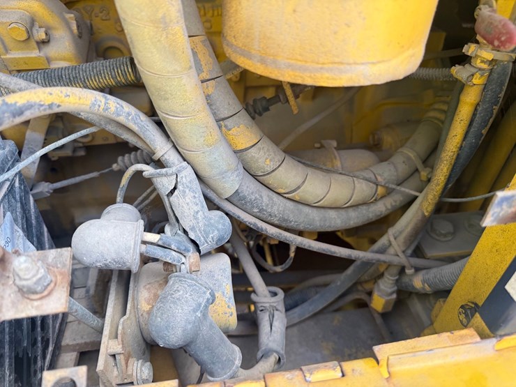 #3534-•-komatsu-gd305a-motor-grader-image-64