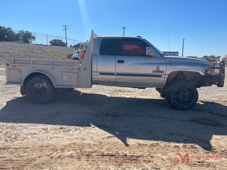 2001-dodge-ram-3500-image-2