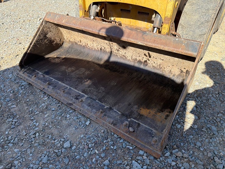 caterpillar-226-image-9