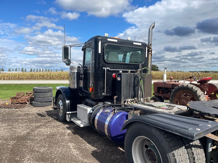 #116-•-2013-peterbilt-day-cab-semi-(title-in-delay)-(denmark-wi)-image-6
