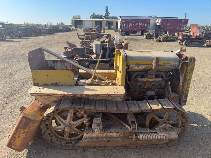 caterpillar-fifteen-image-6