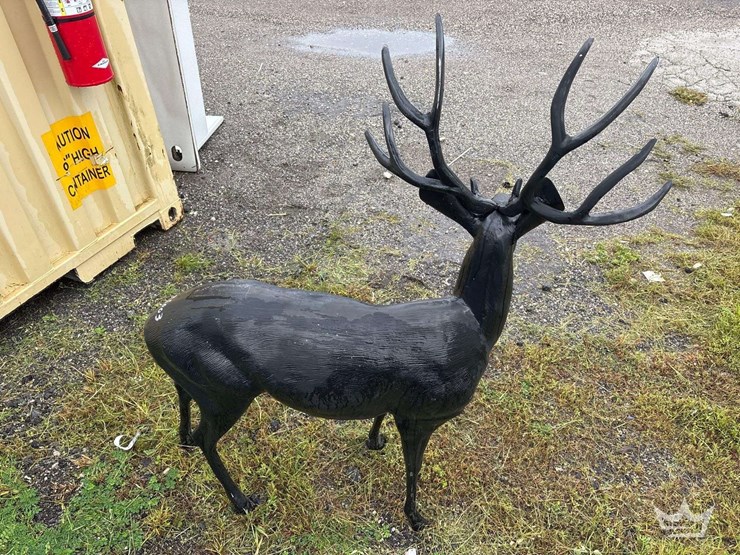 decorative-deer-statue-image-2