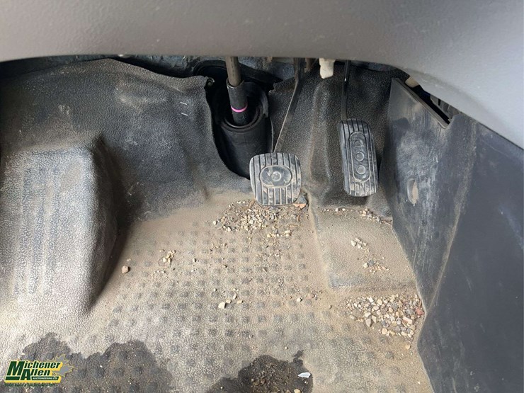 2021-nissan-nv200-image-21