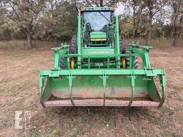 2000-john-deere-7510-image-3