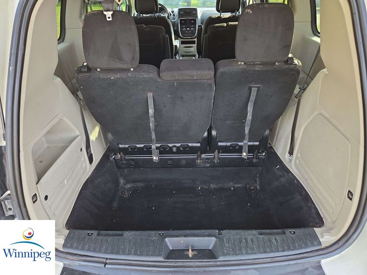2013-dodge-grand-caravan-se-image-28