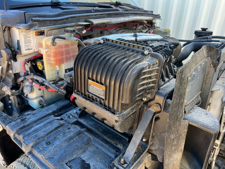 2019-chevrolet-silverado-5500hd-image-8