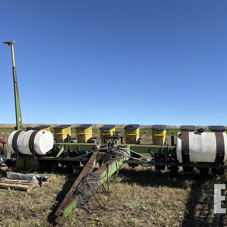 JOHN DEERE 7000
