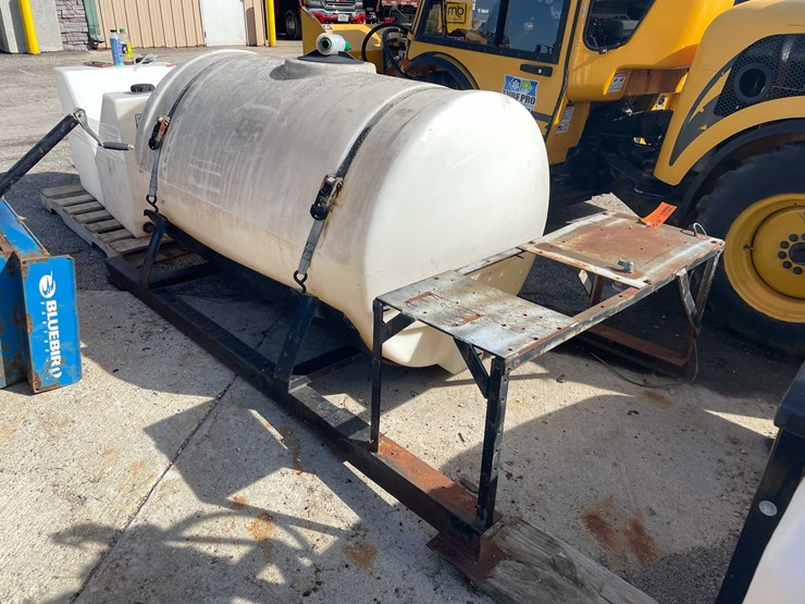 #1833-•-300-gallon-horizontal-hydroseed-tank-and-cradle-image-2