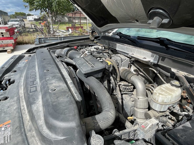 2018-chevrolet-3500-image-84