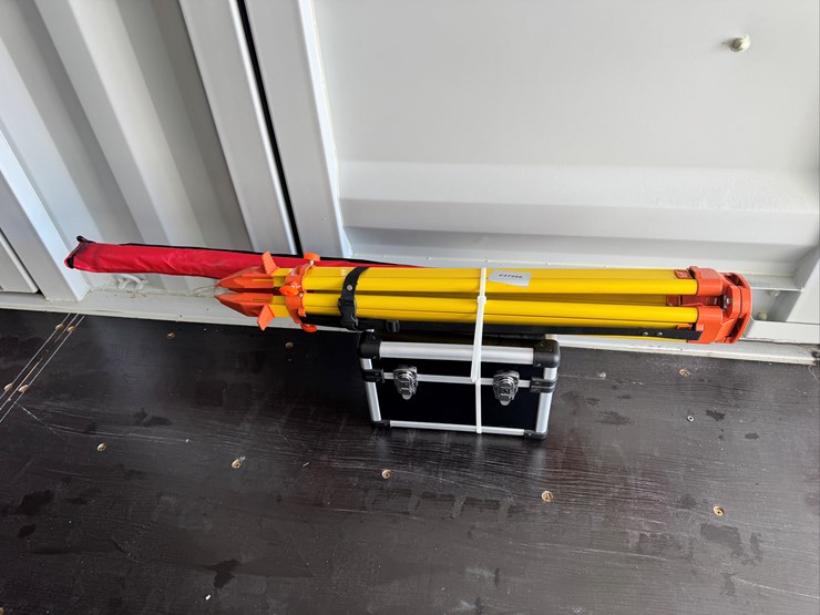 laser-level---[survey-equipment-and-grade-control]-image-1