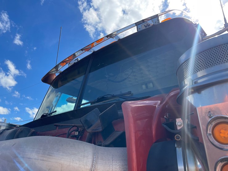 2016-western-star-4900sb-image-59