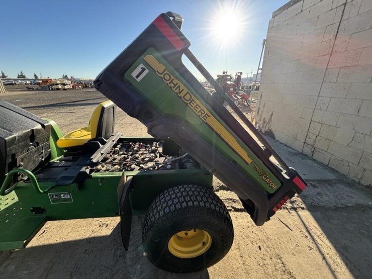 2012-john-deere-gator-image-8