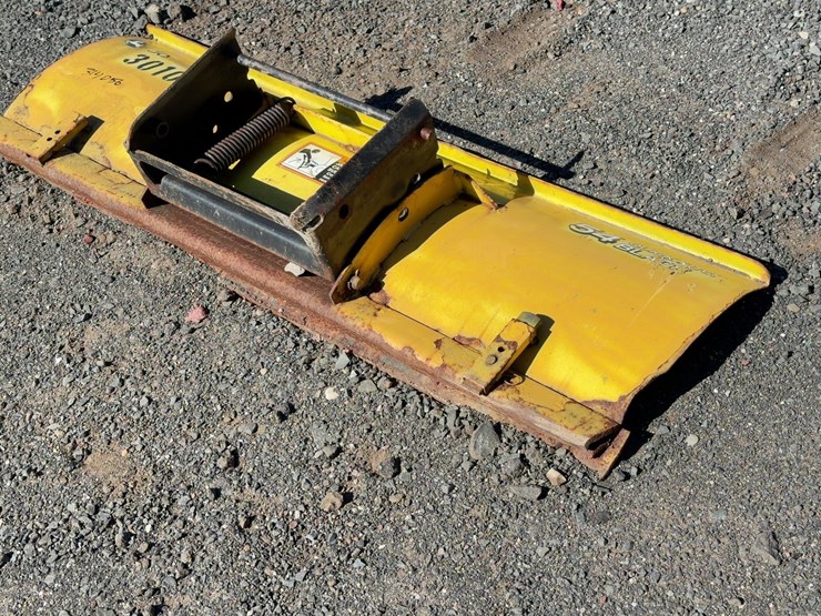 john-deere-2305-image-6
