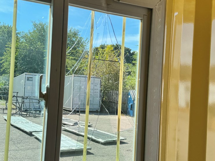 10-foot-shipping-storage-container-image-7