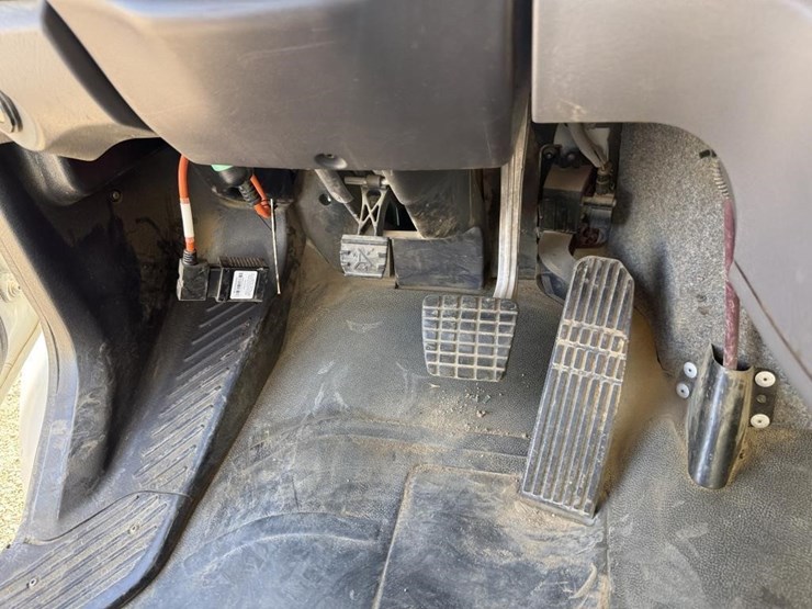 2016-freightliner-mechanics-truck-image-88