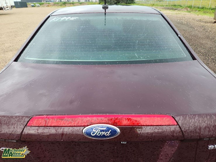 2012-ford-fusion-se-image-44