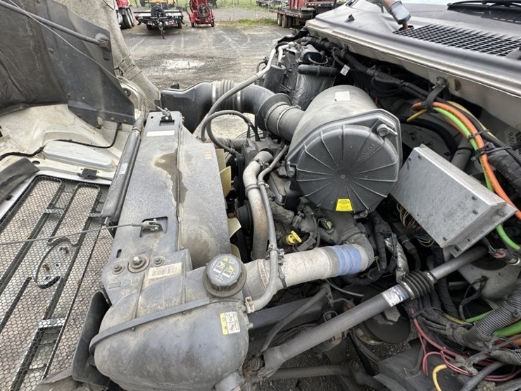 2005-ford-f650-image-33