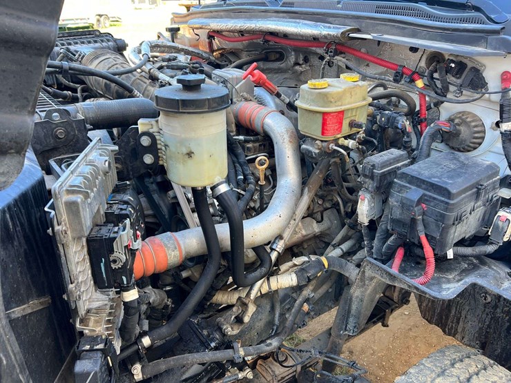 2019-chevrolet-silverado-5500hd-image-7