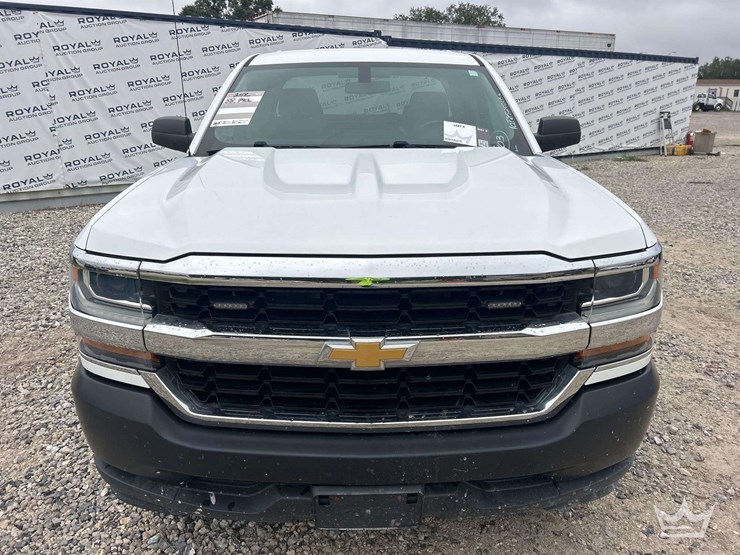 2018-chevrolet-silverado-1500-image-28