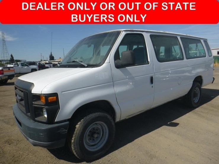 2008-ford-econoline-350-image-1