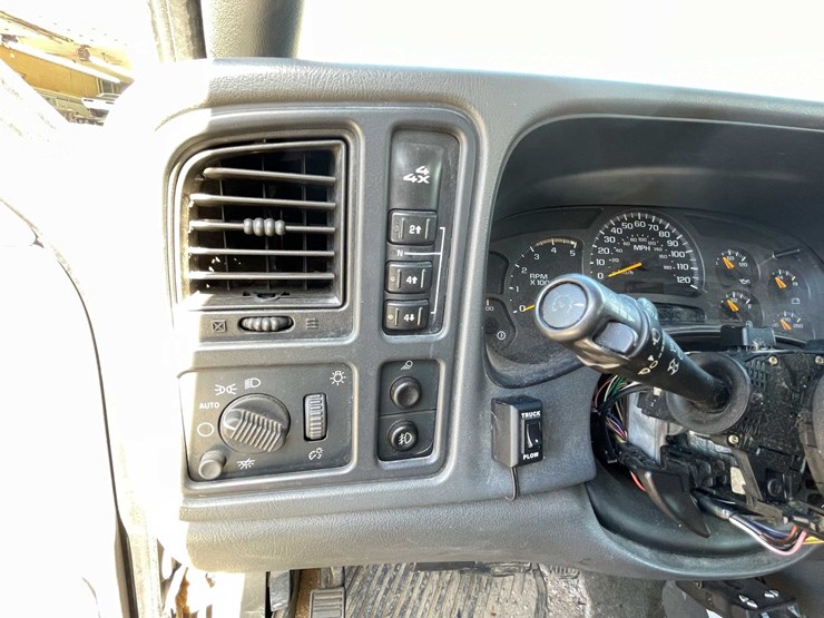 2004-gmc-2500hd-image-52