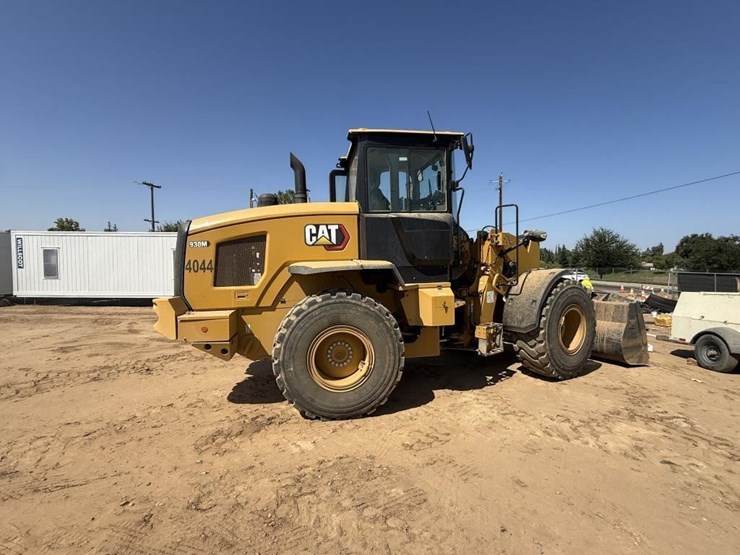2023-caterpillar-930m-image-2