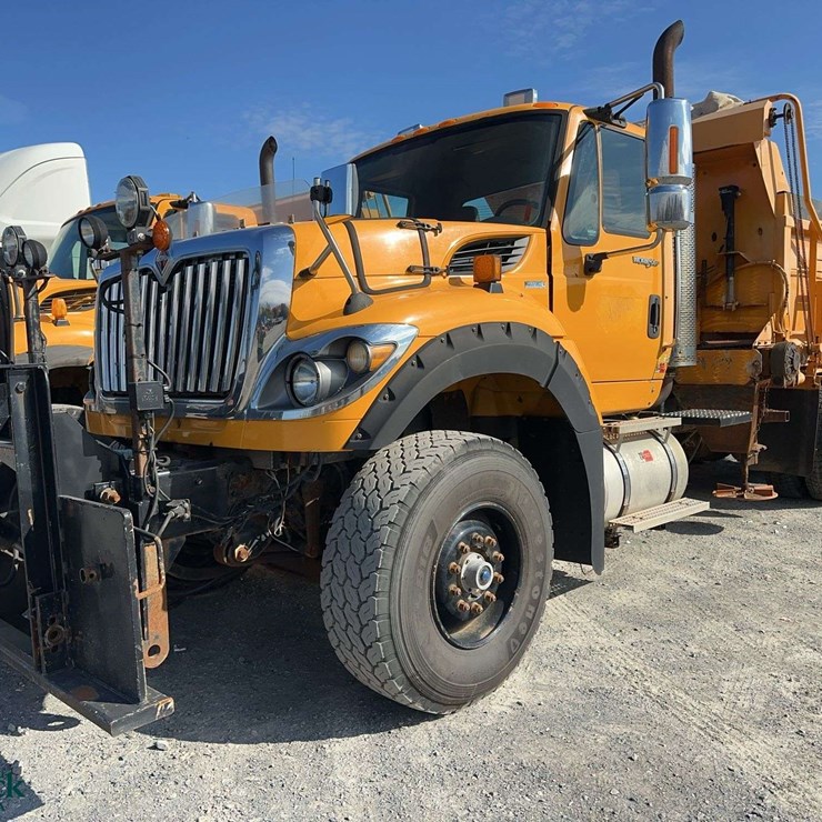 2011 INTERNATIONAL 7600