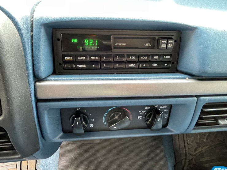 1995-ford-f150-xlt-image-66