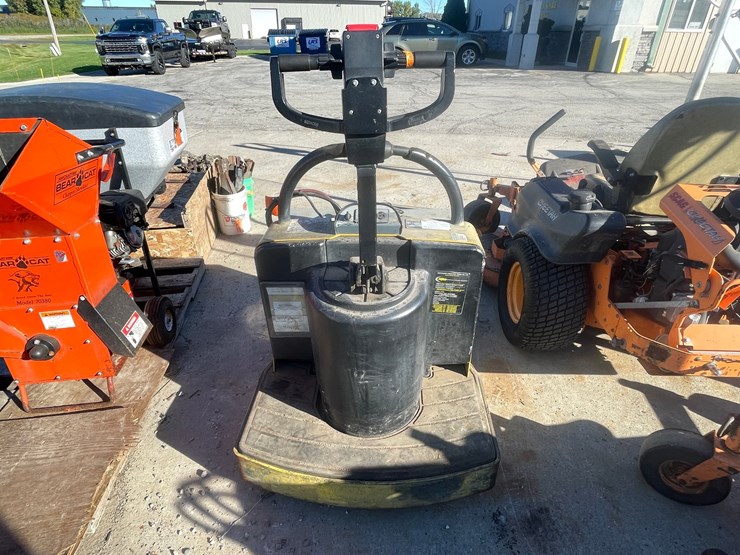 #1802-•-yale-electric-pallet-jack-image-7