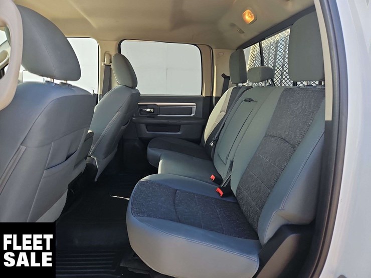 2015-dodge-2500-image-14