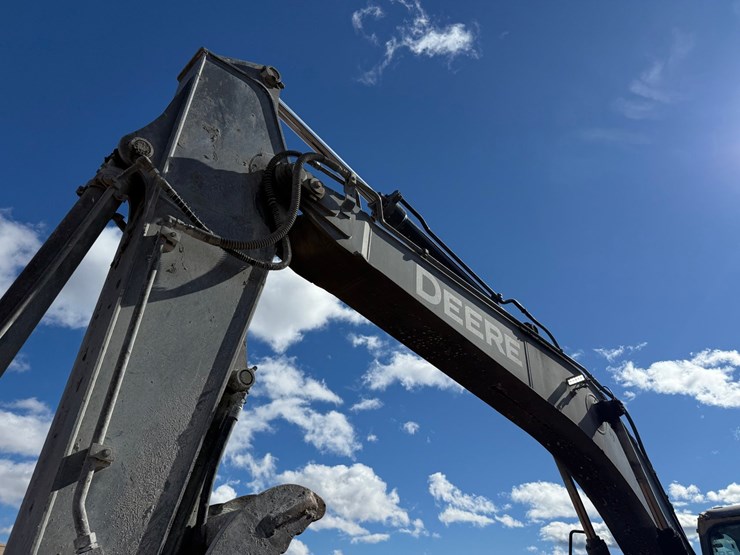 deere-210g-lc-image-12