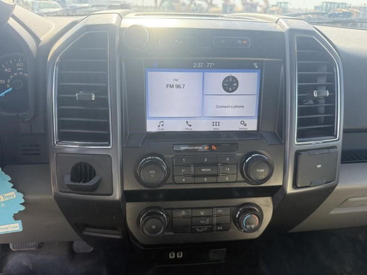 2020-ford-f150-image-41