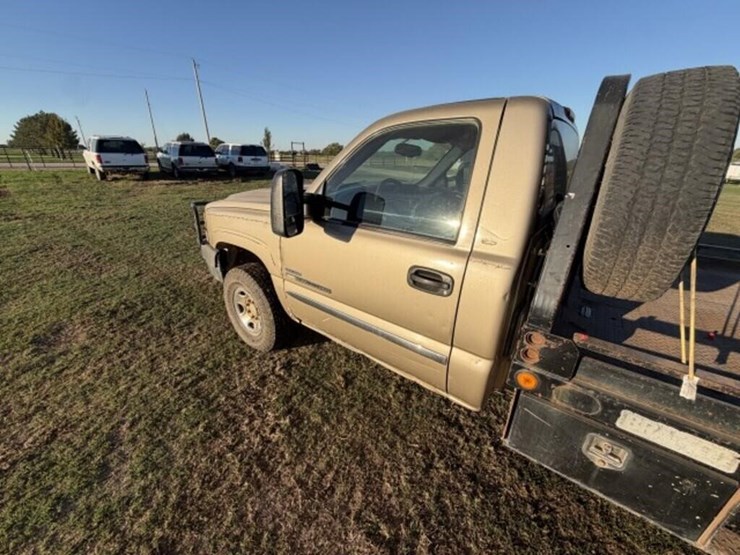 2007-chevrolet-3500-image-11