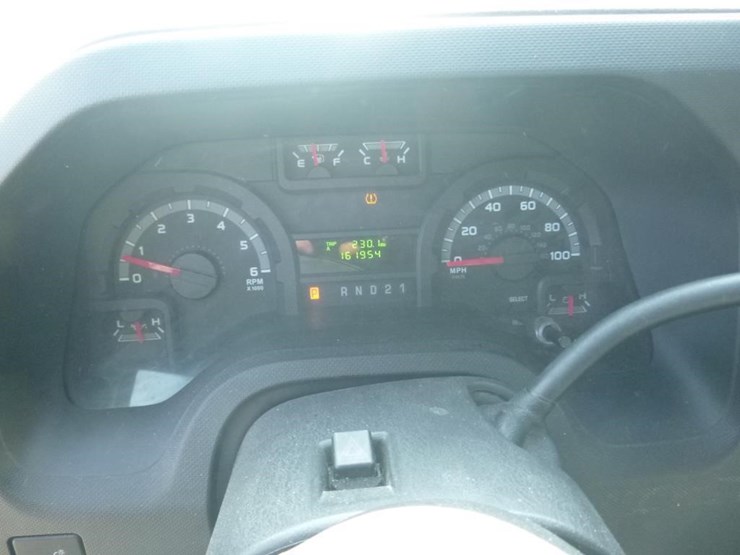 2012-ford-econoline-350-image-15