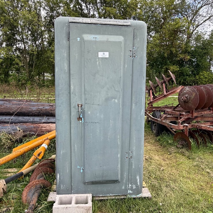 #4018 • Porta Potty