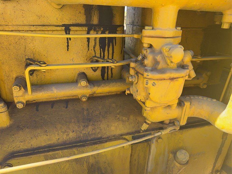 caterpillar-forty-image-25