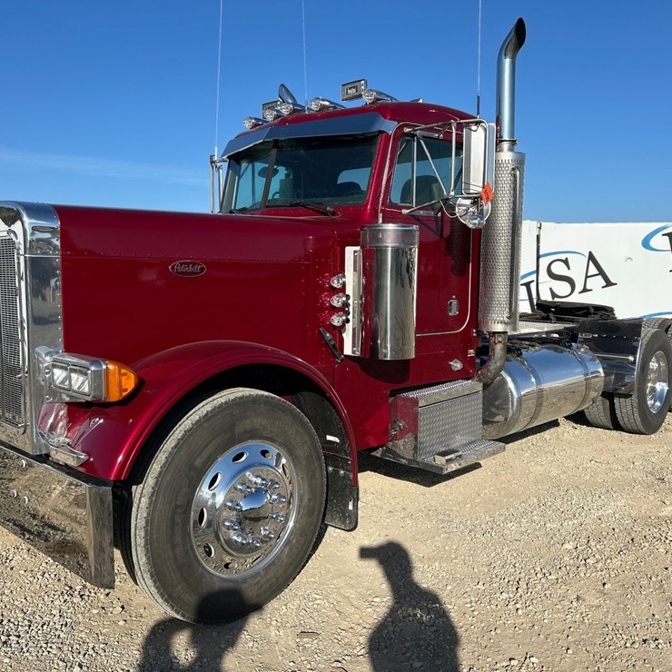 2000 PETERBILT 379
