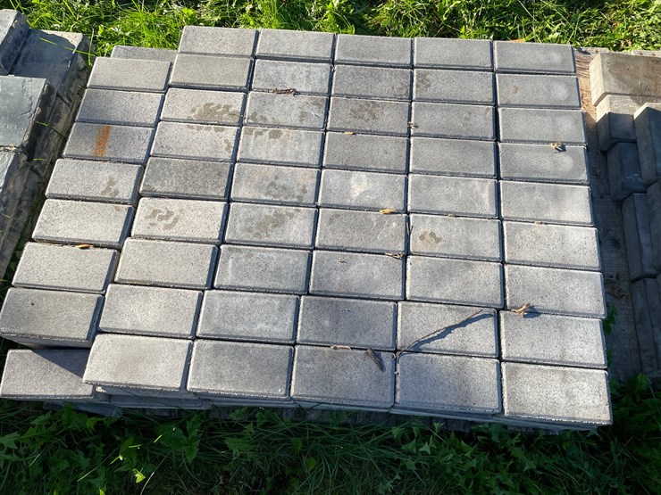 #3178-•-pallet-of-decorative-landscape-block-image-6