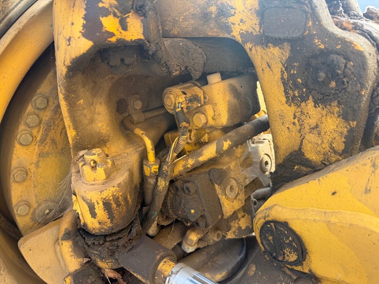deere-672d-image-15